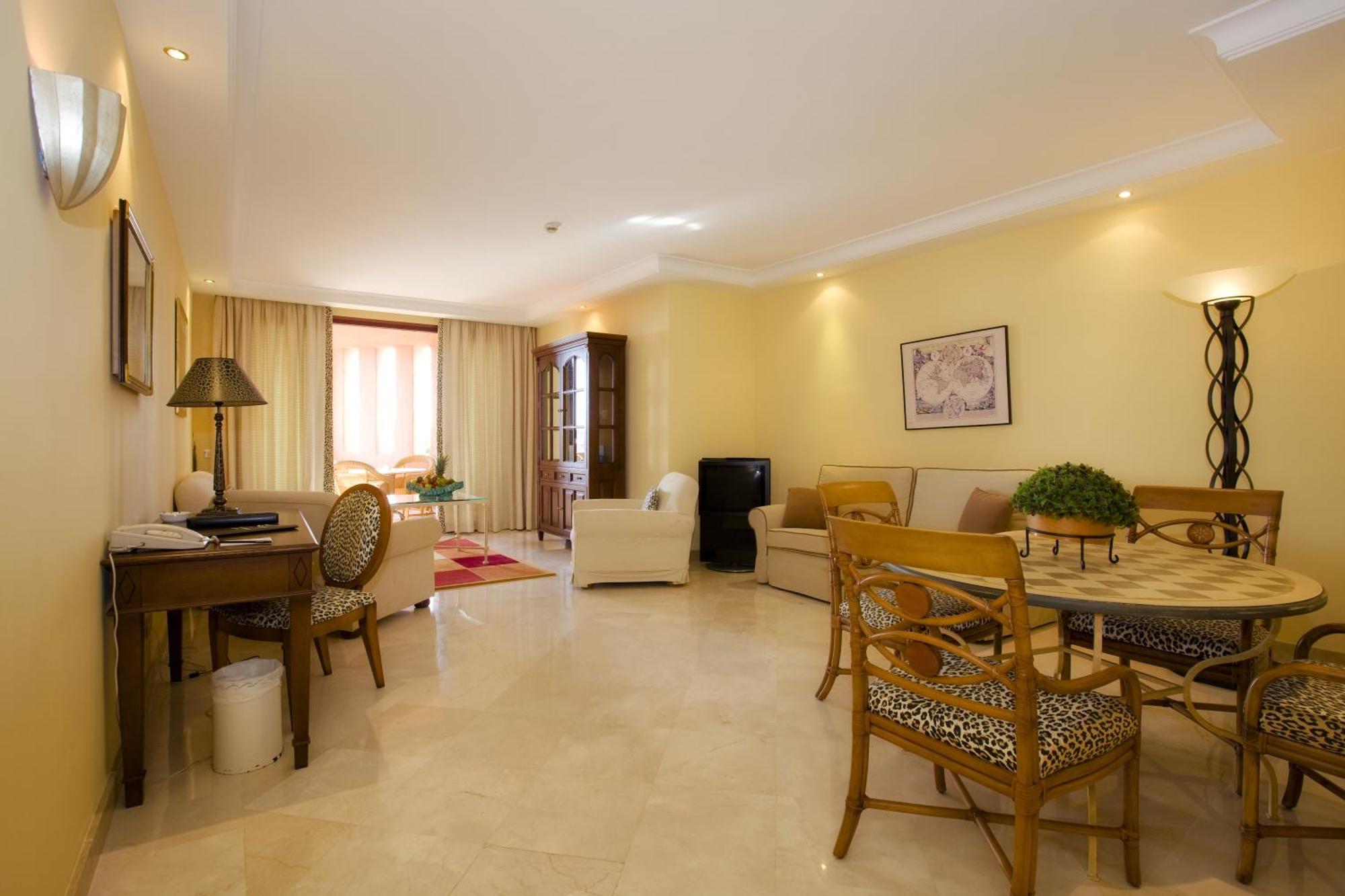 Bahía Beach Apartments Estepona Quarto foto
